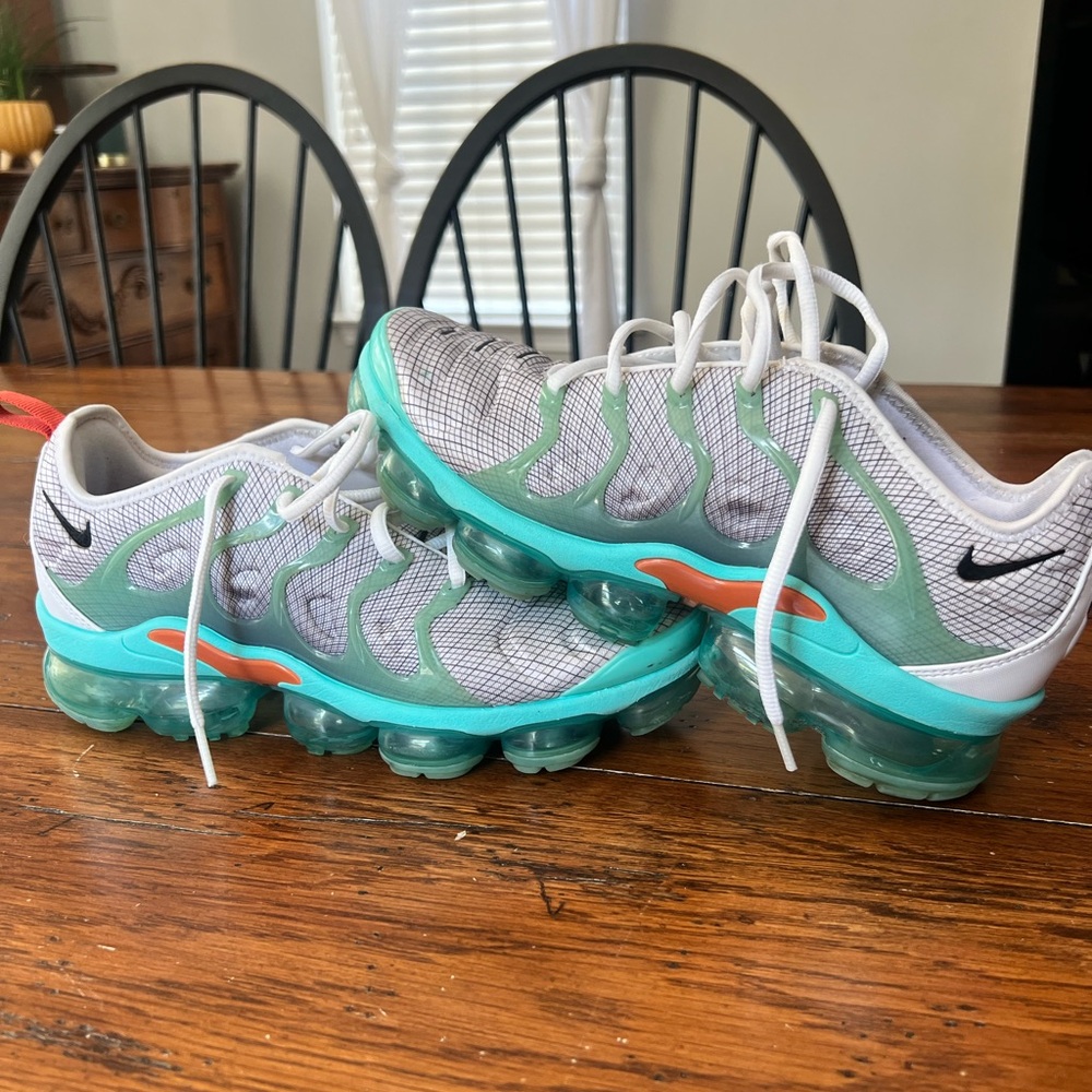 Nike Vapor max aurora green size 8.5
